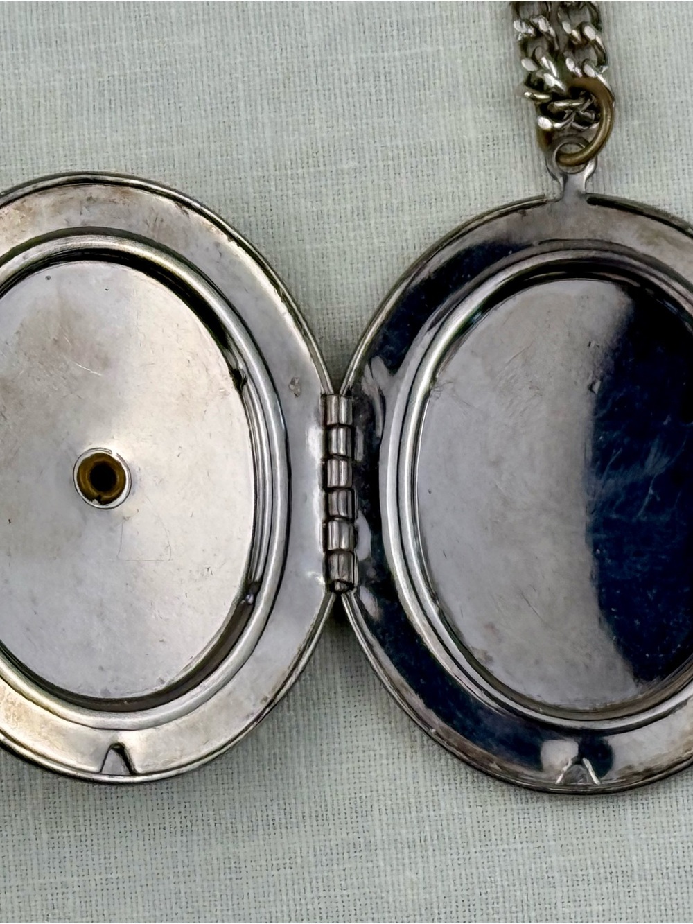Vintage Style Oval Locket Necklace Blue Stone Silver Tone Pendant - Picture 3 of 7